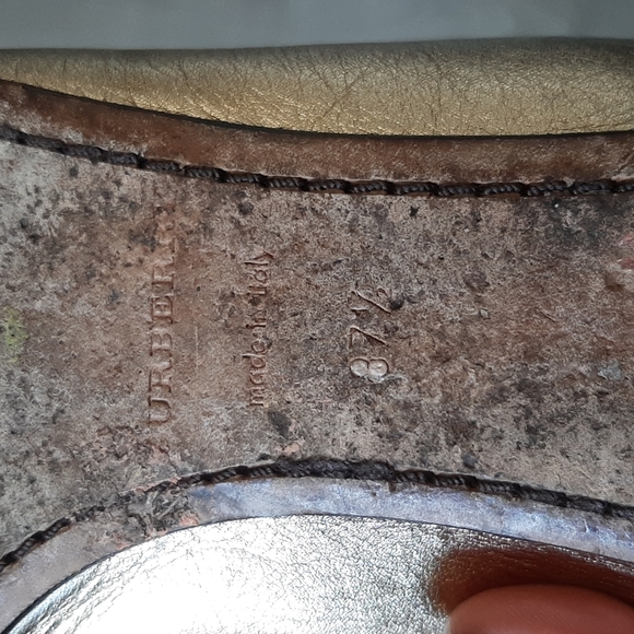 Burberry gold open toed flats - Picture 8 of 8